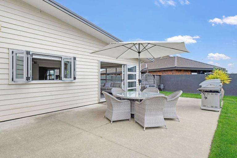 Photo of property in 9 Majestic Way, Kelvin Grove, Palmerston North, 4414