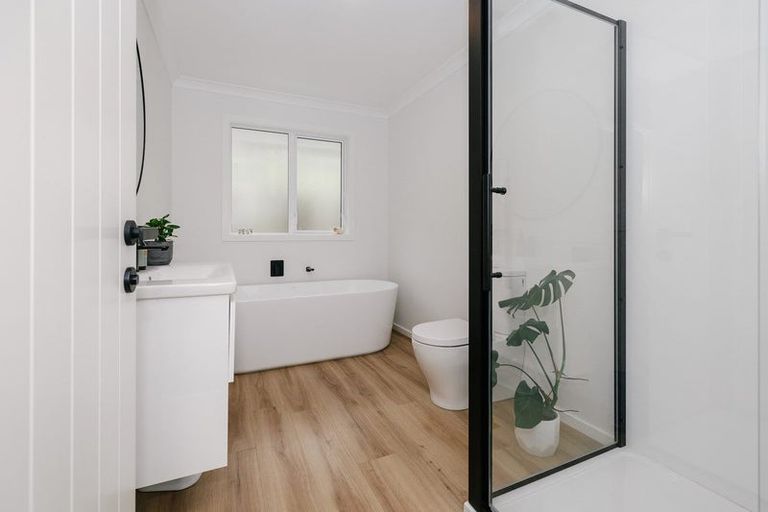 Photo of property in 22a La Lena Grove, Fitzherbert, Palmerston North, 4410