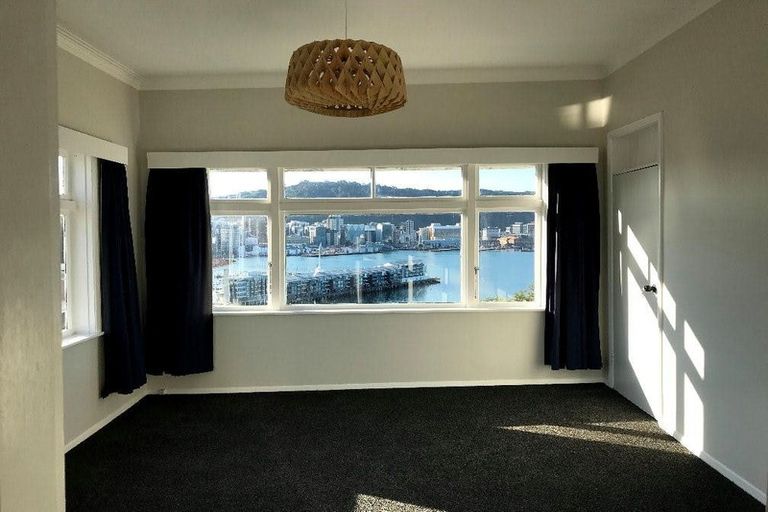 Photo of property in 1/57 Hawker Street, Mount Victoria, Wellington, 6011