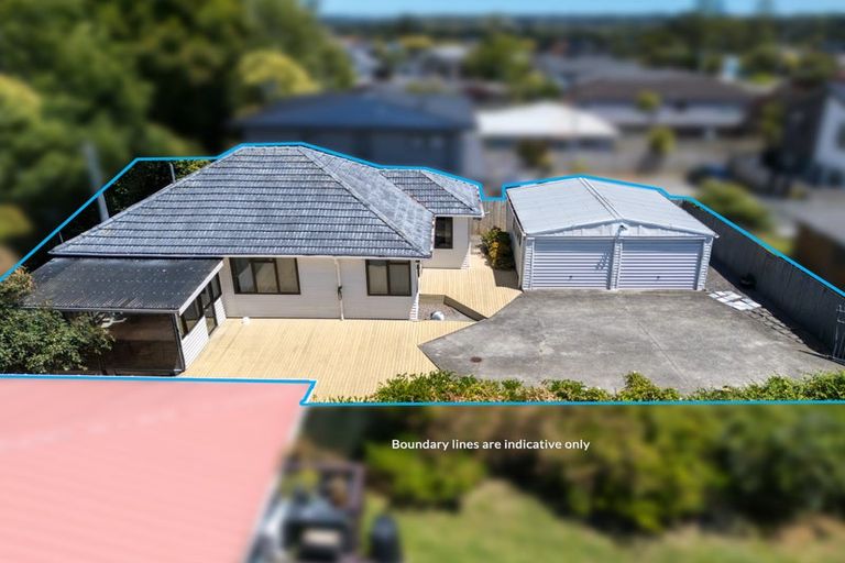 Photo of property in 12 Pomaria Road, Henderson, Auckland, 0610