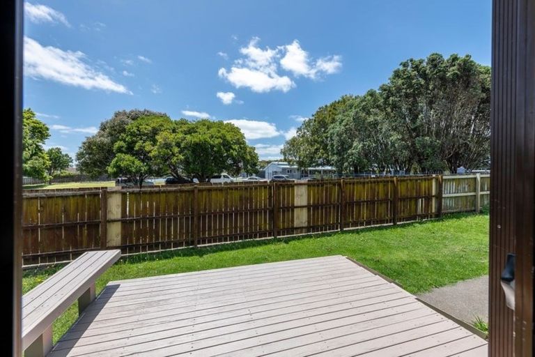 Photo of property in 1/41 Taitimu Drive, Weymouth, Auckland, 2103