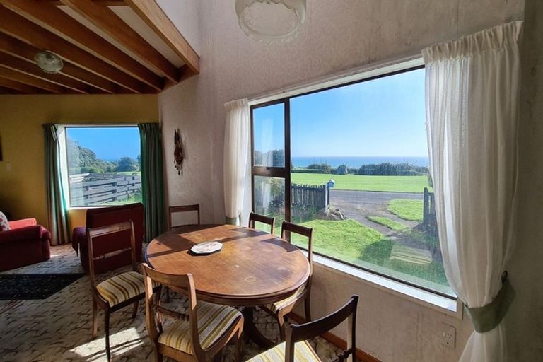 Photo of property in 6 Halse Place, Opunake, 4616