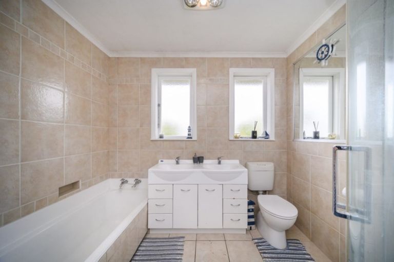 Photo of property in 235 Vogel Street, Roslyn, Palmerston North, 4414