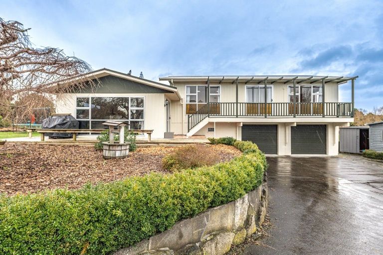 Photo of property in 35 Weraroa Road, Waverley, 4510