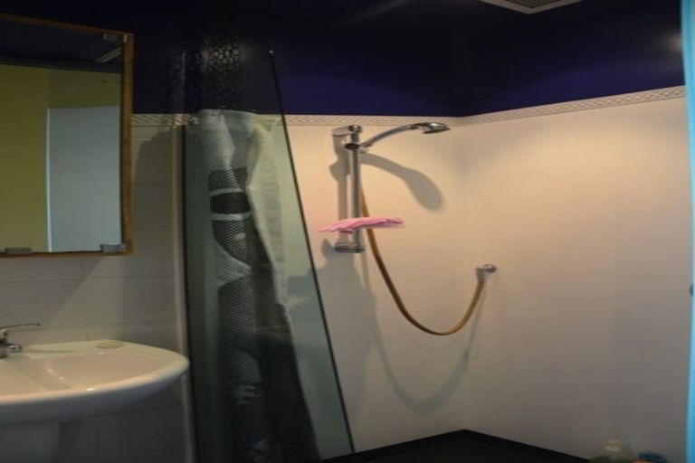 Photo of property in Qba Apartments, 2q/51 Webb Street, Mount Cook, Wellington, 6011