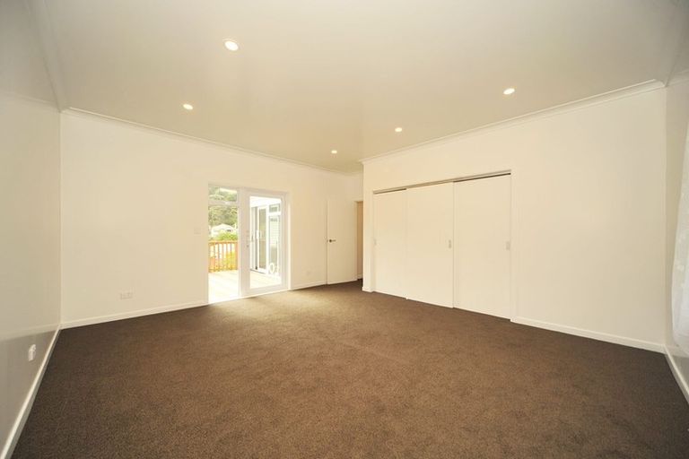 Photo of property in 10 Kellsmere Crescent, Island Bay, Wellington, 6023