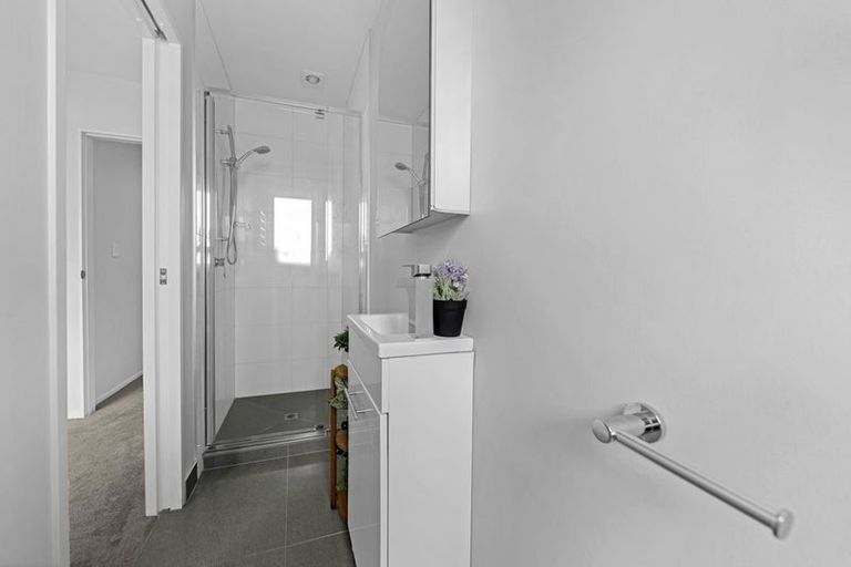 Photo of property in 11/11 Ray Small Drive, Papakura, 2110