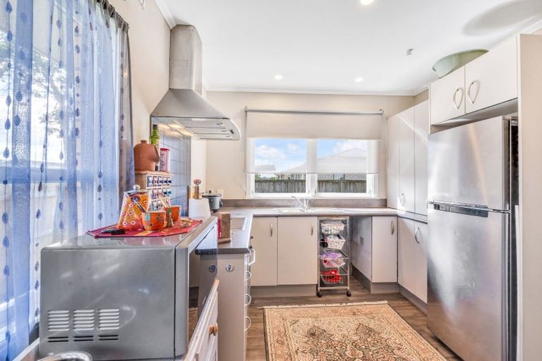 Photo of property in 2/90 Pakuranga Road, Pakuranga, Auckland, 2010