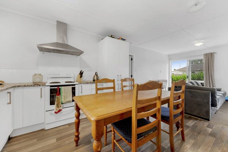 Photo of property in 15 Kerry Place, Papakura, 2110