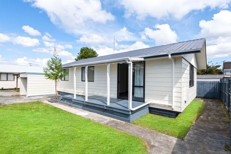 Photo of property in 2/13 Jutland Road, Manurewa, Auckland, 2102