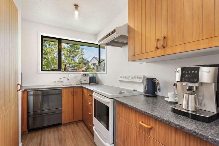 Photo of property in 2/42 Briarmont Street, Avondale, Christchurch, 8061