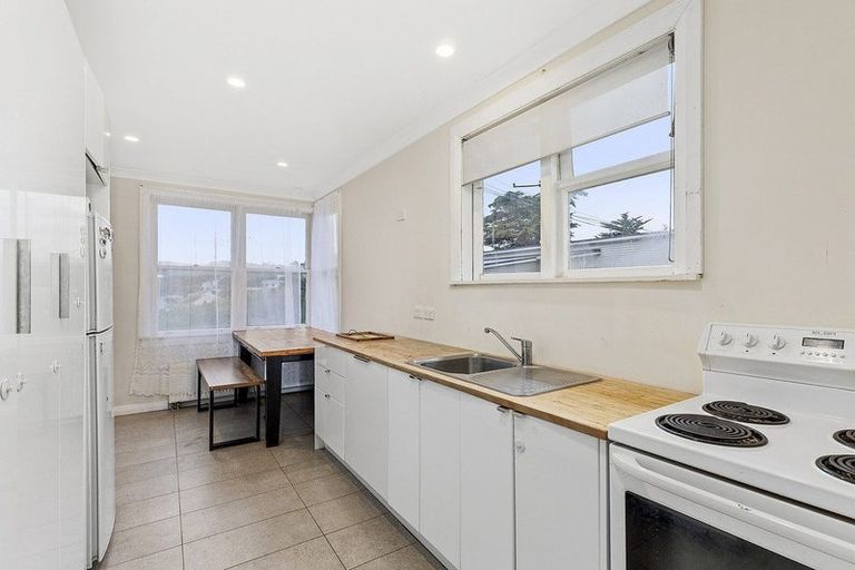 Photo of property in 1 Morere Street, Titahi Bay, Porirua, 5022