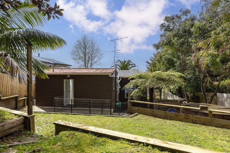 Photo of property in 29 Elliston Crescent, Stanmore Bay, Whangaparaoa, 0932