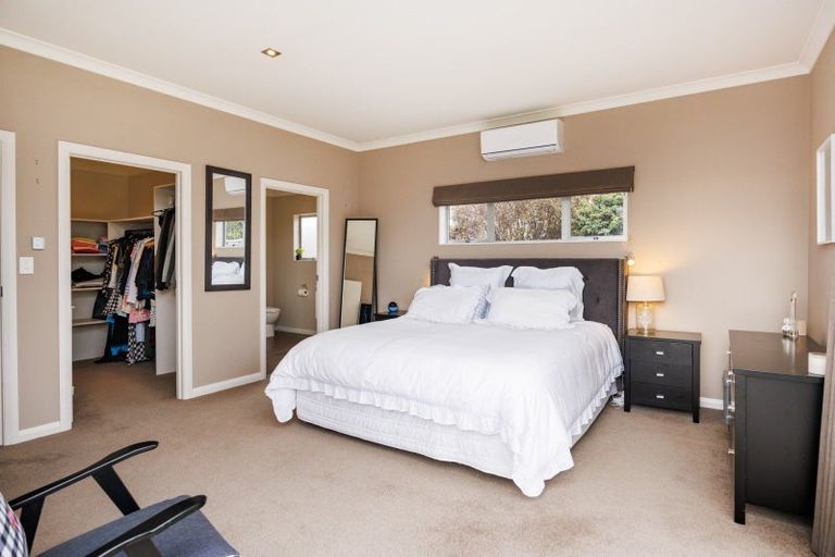 Photo of property in 5 Manhattan Court, Kelvin Grove, Palmerston North, 4414