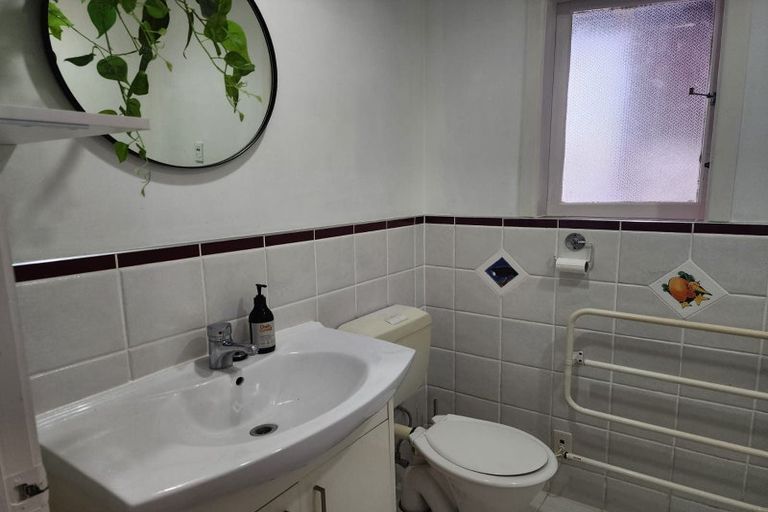 Photo of property in 2/24 West End Road, Herne Bay, Auckland, 1022