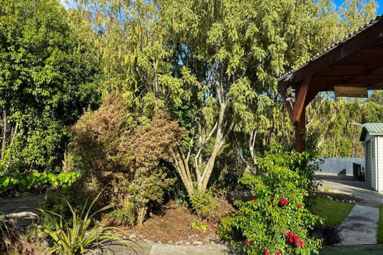 Photo of property in 19 Scott Street, Tuatapere, 9620