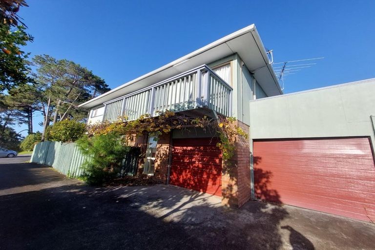 Photo of property in 2/99 Kowhai Road, Mairangi Bay, Auckland, 0630