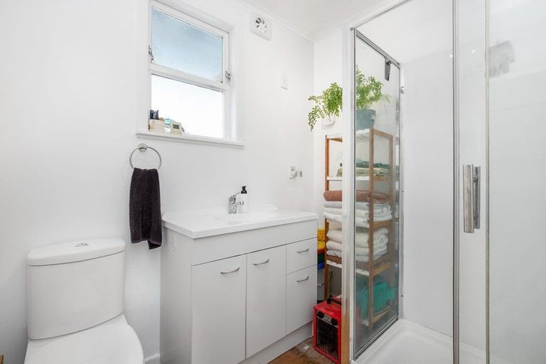 Photo of property in 12 Jupiter Street, Rosehill, Papakura, 2113