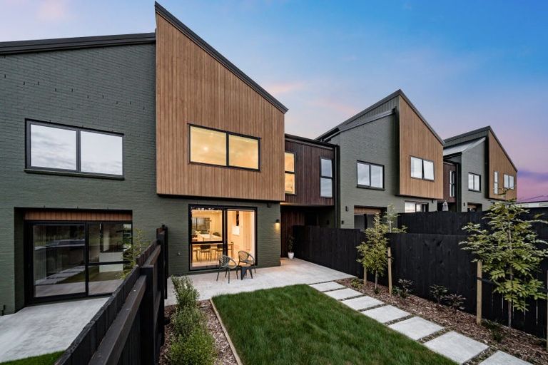 Photo of property in 9 Golden Fall Road, Hobsonville, 0616