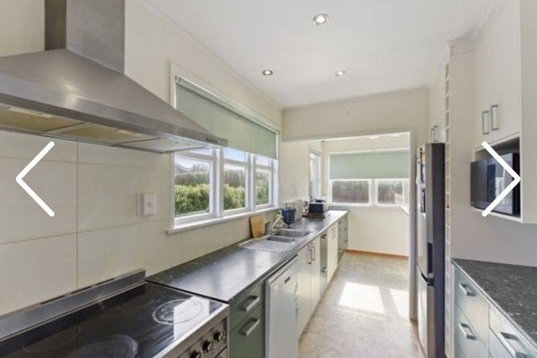 Photo of property in 98 Field Way, Waikanae Beach, Waikanae, 5036