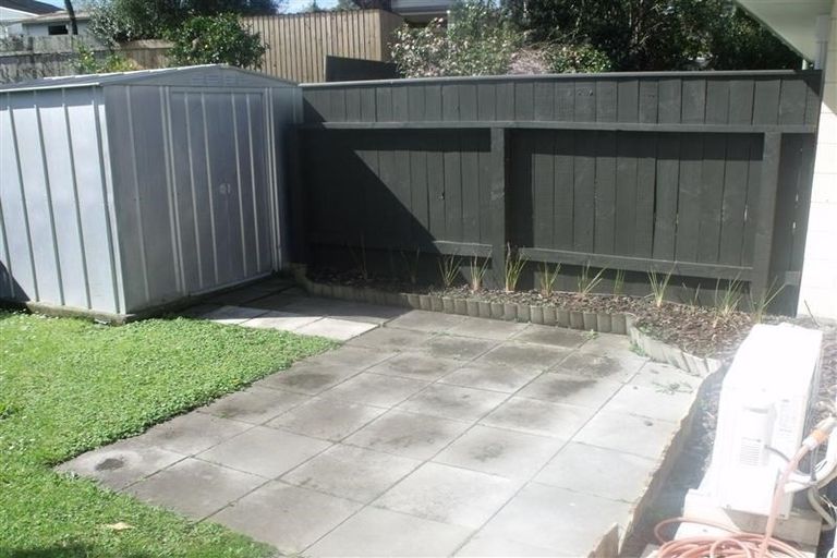 Photo of property in 2/7 Phillips Place, Havelock North, 4130
