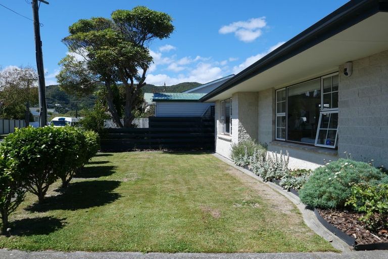 Photo of property in 25 Fairfield Avenue, Fairfield, Lower Hutt, 5011