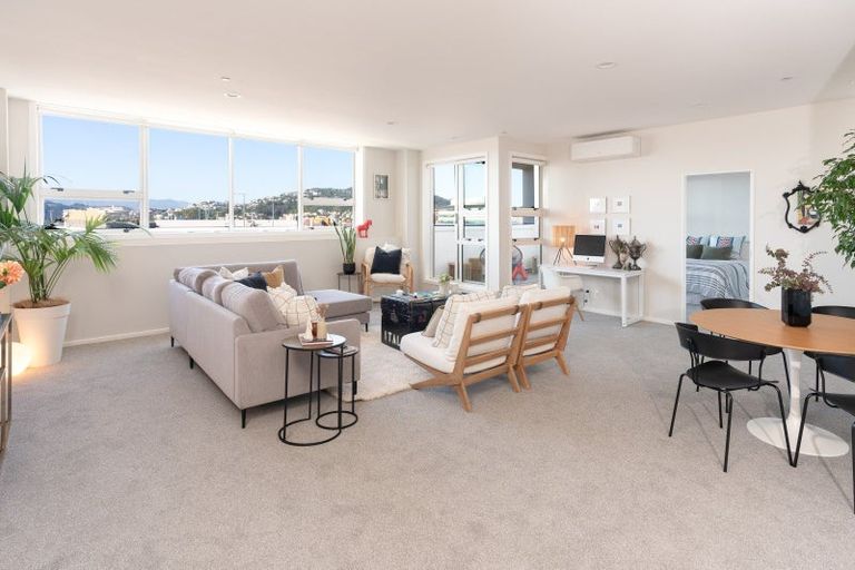 Photo of property in Stadium Garden Flats, 315/107 Thorndon Quay, Pipitea, Wellington, 6011