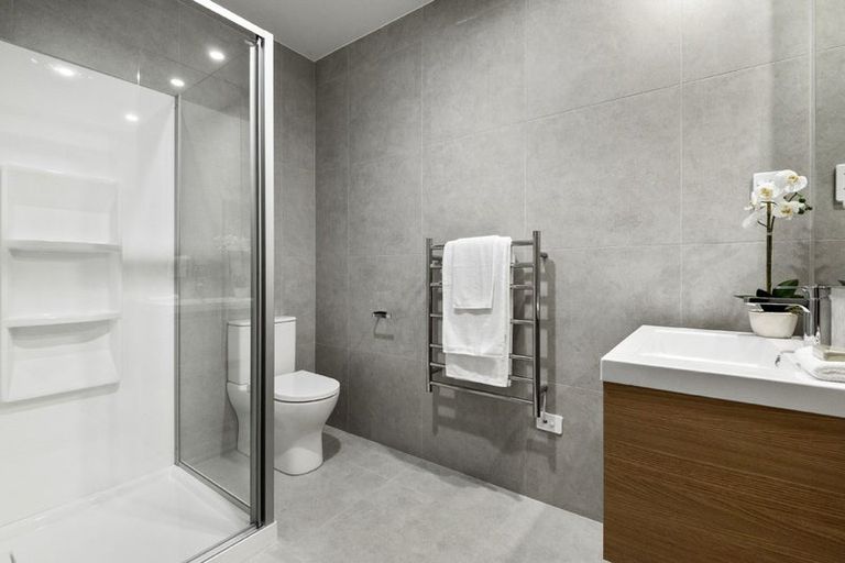 Photo of property in 5/1 Parapara Place, Albany, 0632