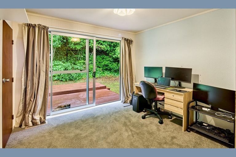 Photo of property in 44 Westhaven Drive, Tawa, Wellington, 5028