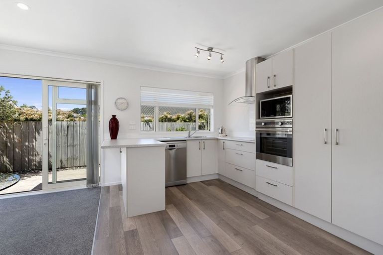Photo of property in 9 Annalise Place, Orewa, 0931