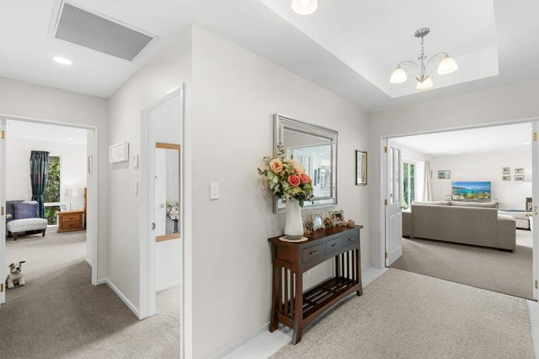 Photo of property in 12 Chesterfield Mews, Russley, Christchurch, 8042