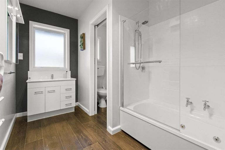 Photo of property in 99 Isleworth Road, Bishopdale, Christchurch, 8053