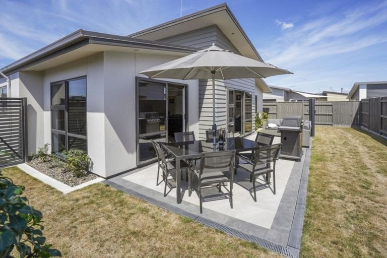 Photo of property in 59 Rosalie Terrace, Kelvin Grove, Palmerston North, 4414