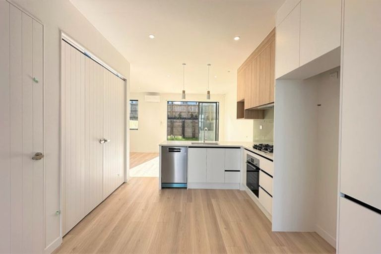 Photo of property in 3 Porowha Road, Westgate, Auckland, 0814