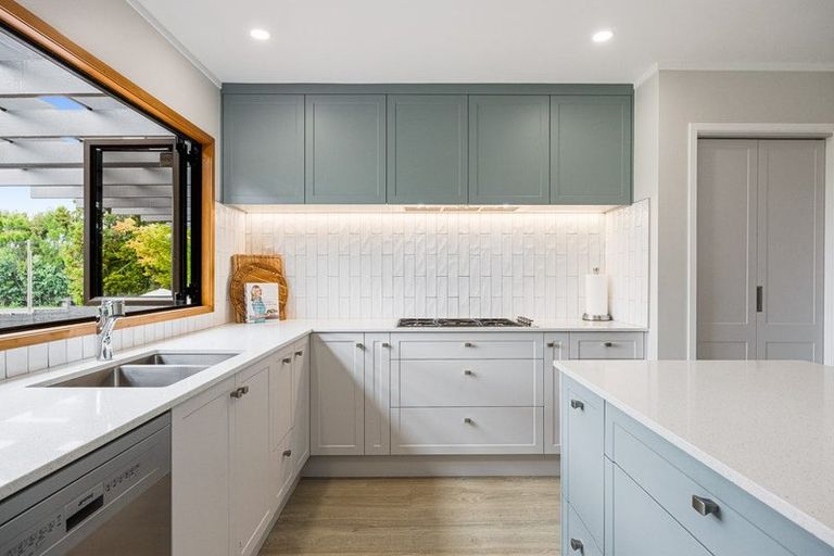 Photo of property in 132 Taupaki Road, Taupaki, Henderson, 0782