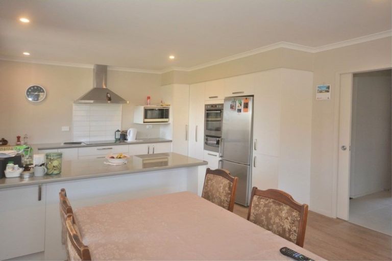 Photo of property in 125 Ballintoy Park Drive, Welcome Bay, Tauranga, 3175