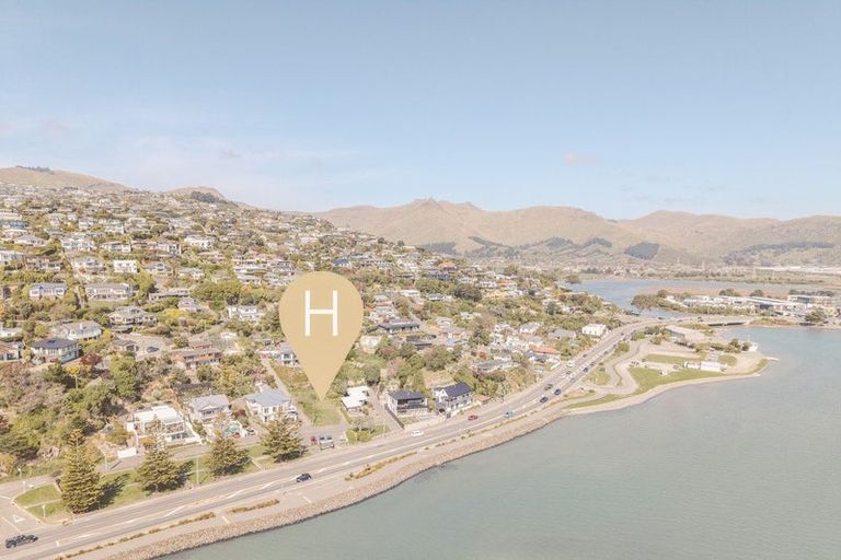 Photo of property in 1/42a Main Road, Mount Pleasant, Christchurch, 8081