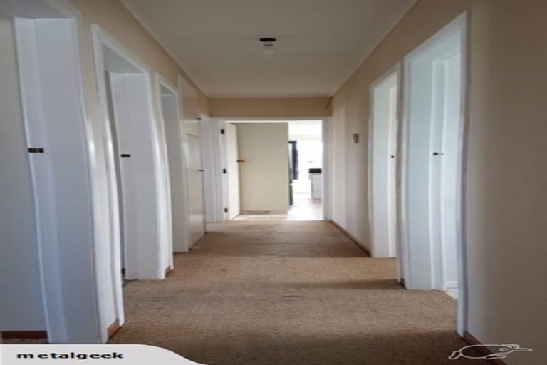 Photo of property in 19 Simons Street, Moturoa, New Plymouth, 4310