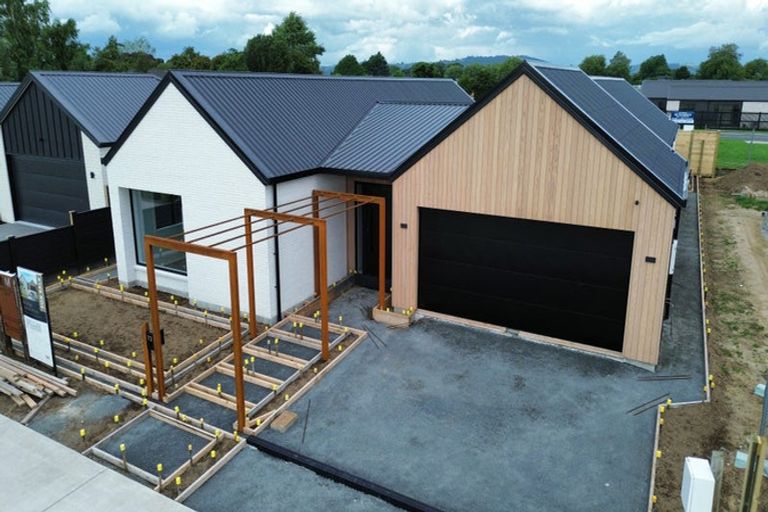 Photo of property in 72 Hugo Shaw Drive, Cambridge, 3434