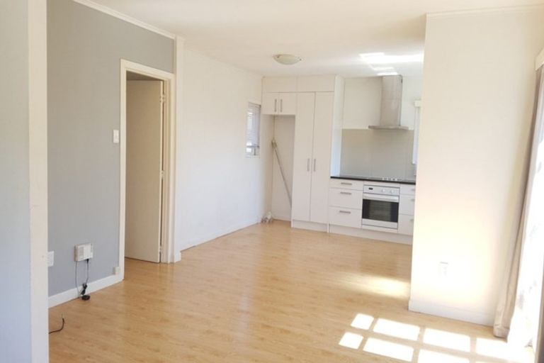 Photo of property in 71 Shakespeare Road, Milford, Auckland, 0620