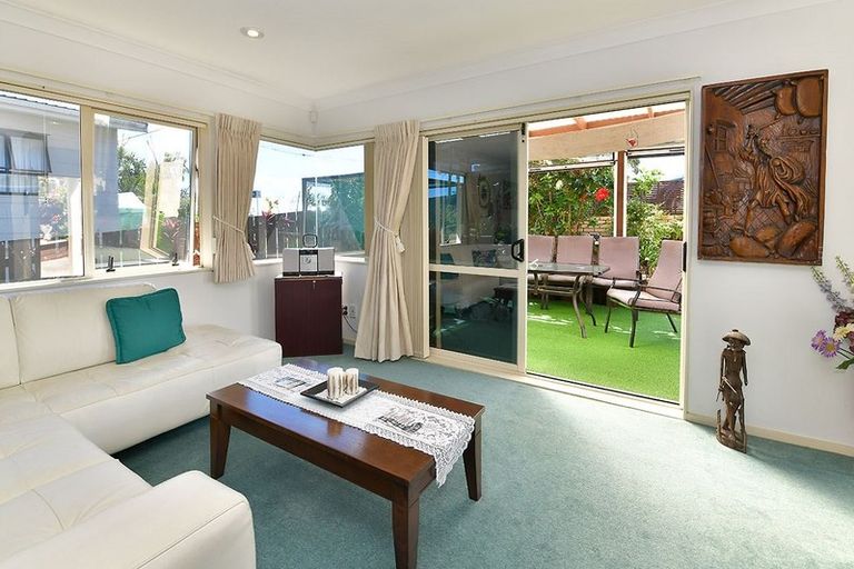 Photo of property in 1/840 Whangaparaoa Road, Manly, Whangaparaoa, 0930
