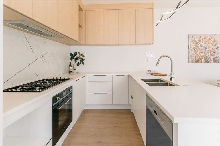 Photo of property in 6c Kenmure Avenue, Forrest Hill, Auckland, 0620