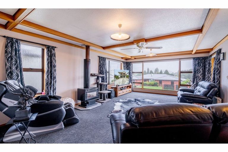 Photo of property in 22 Aotea Crescent, Gore, 9710