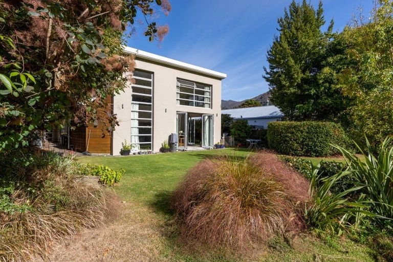 Photo of property in 23 Nairn Street, Arrowtown, 9302