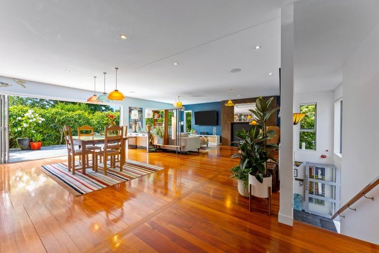 Photo of property in 87 Matipo Road, Mairangi Bay, Auckland, 0630