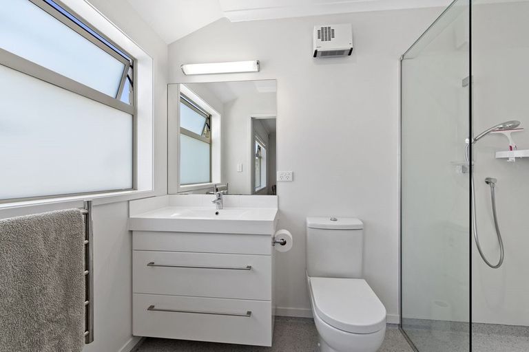 Photo of property in 9 Annalise Place, Orewa, 0931