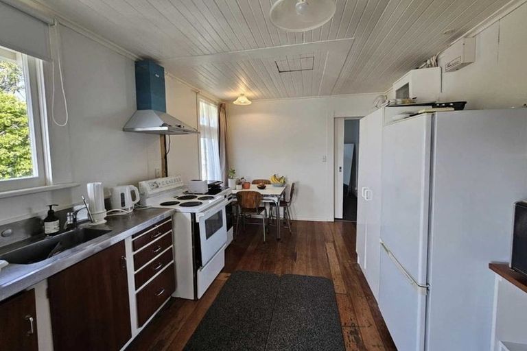 Photo of property in 33 Rangiora Street, Castlecliff, Whanganui, 4501