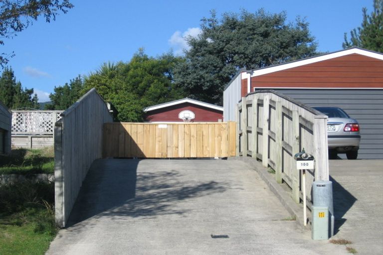 Photo of property in 100 Langdale Avenue, Paraparaumu, 5032