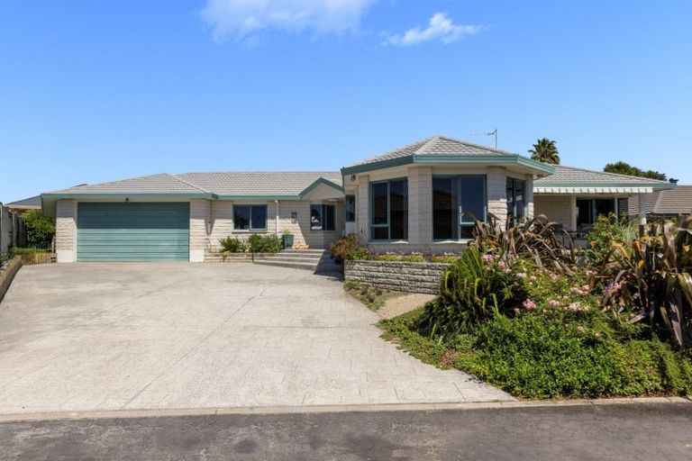Photo of property in 4 Burnt Oak Drive, Pyes Pa, Tauranga, 3112