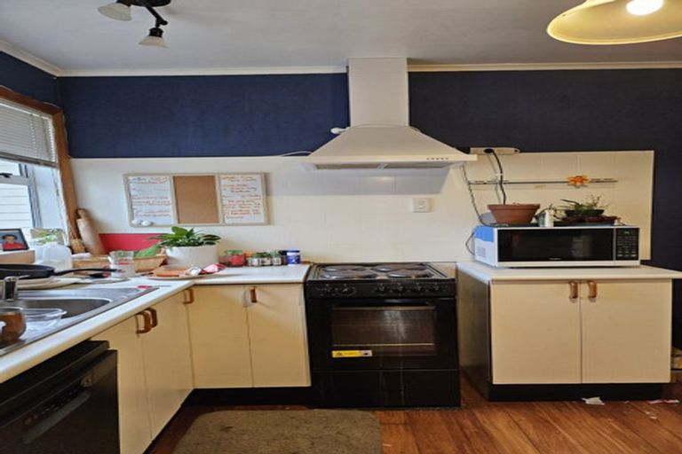 Photo of property in 38 Seddon Street, Wallaceville, Upper Hutt, 5018